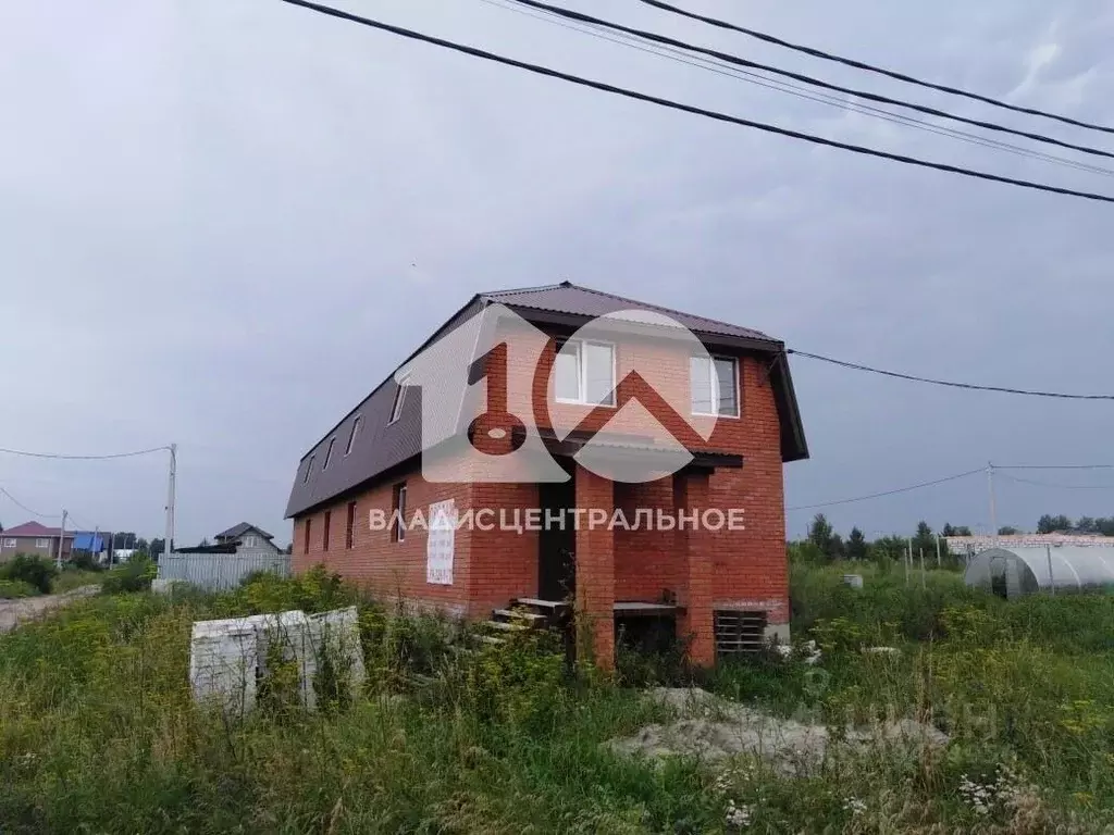 Таунхаус в Новосибирская область, Бердск ул. Небесная (212 м) - Фото 1