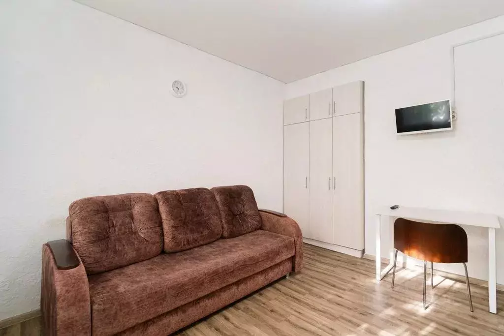 Студия Омская область, Омск ул. Долгирева, 15 (20.0 м) - Фото 1