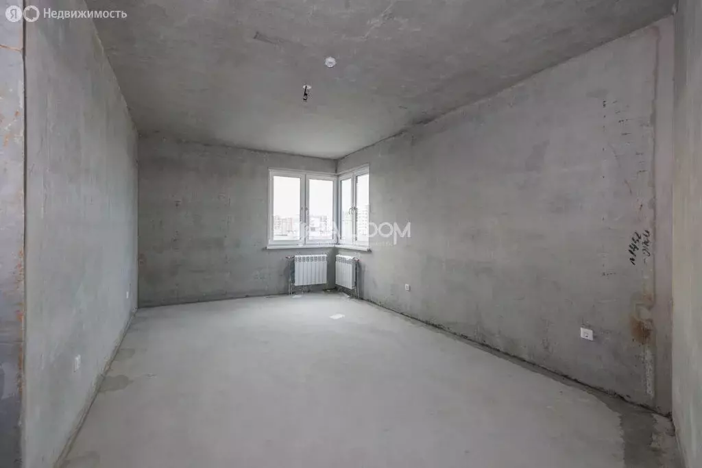 2-комнатная квартира: Брянск, улица имени О.Н. Строкина, 8 (60.8 м) - Фото 2