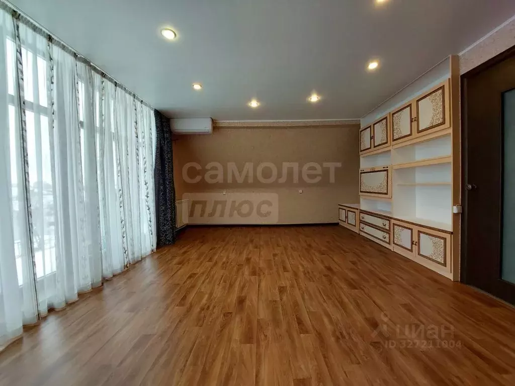 Дом в Оренбургская область, Оренбург ул. Парижской Коммуны, 88 (130 м) - Фото 2