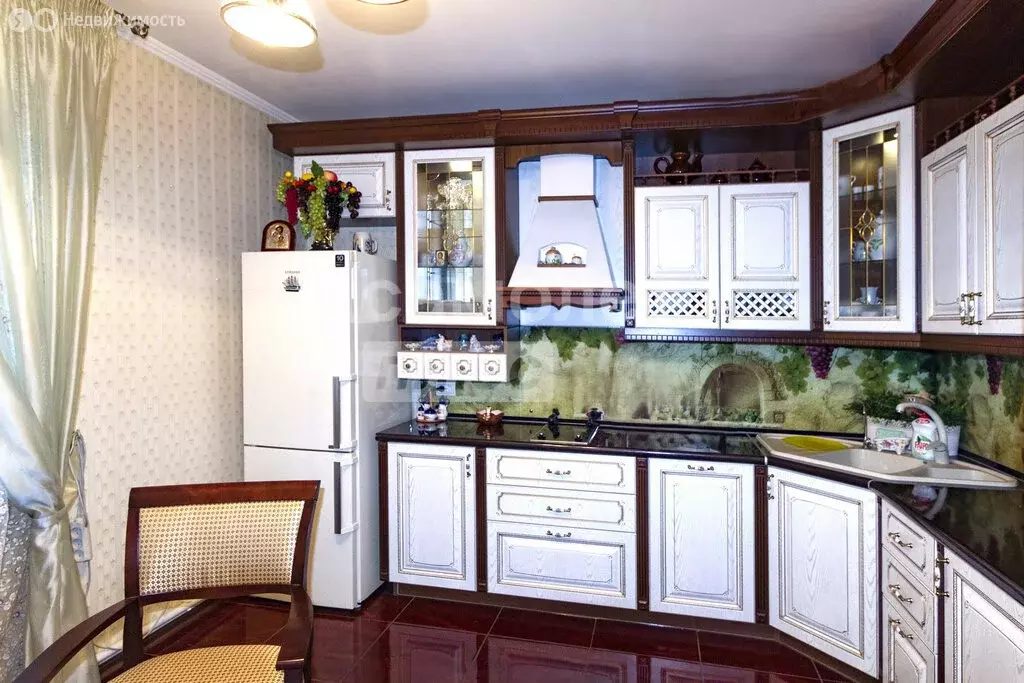 Дом в Заводоуковск, улица Республики, 11 (238 м) - Фото 2