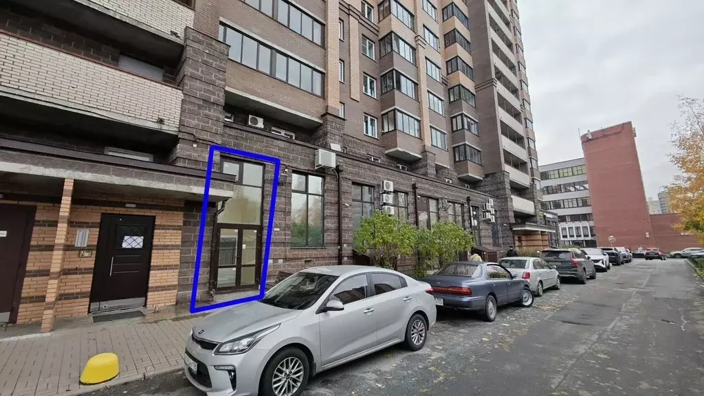 Торговая площадь в Санкт-Петербург Учительская ул., 18к3 (15 м) - Фото 1