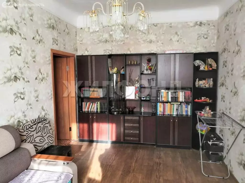 3-комнатная квартира: Новосибирск, улица Лаврова, 11 (61.4 м) - Фото 0