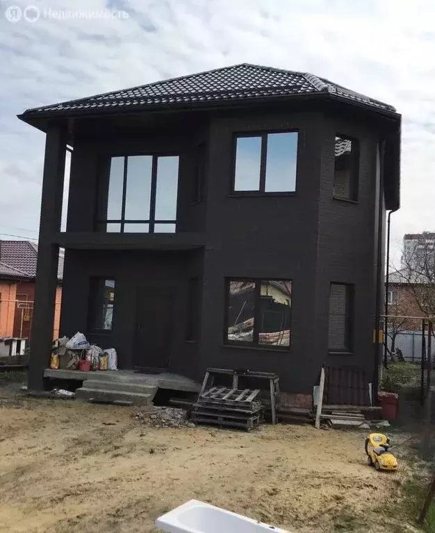 Дом в Ростов-на-Дону, улица Петренко (150 м) - Фото 1