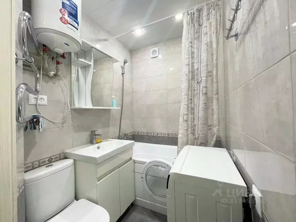 2-к кв. Курская область, Курск Республиканская ул., 22А (44.0 м) - Фото 0