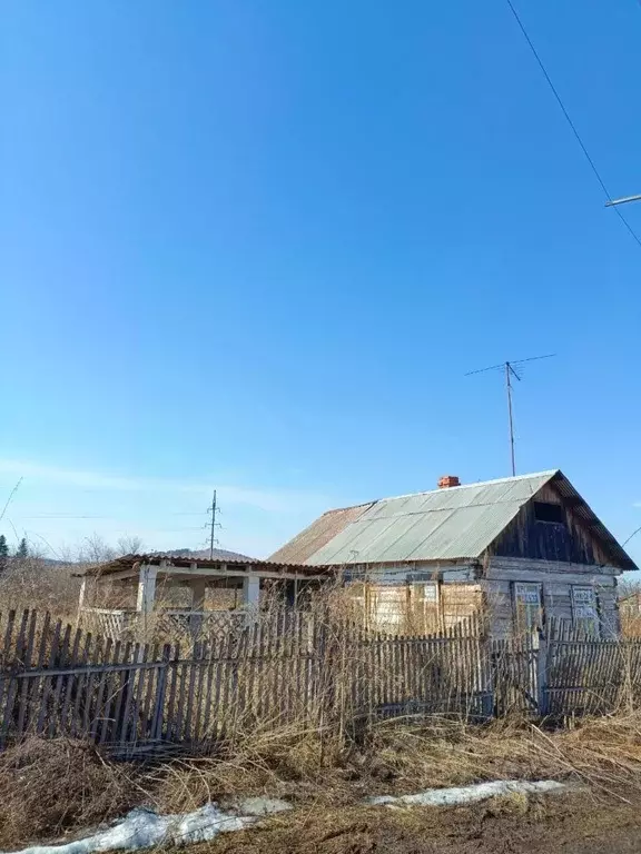 Дом в Красноярский край, Березовский район, Маганский сельсовет, с. ... - Фото 1