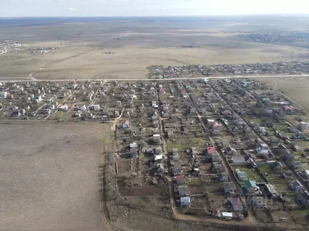 Участок в Крым, Сакский район, Суворовское с/пос, с. Великое ул. ... - Фото 1