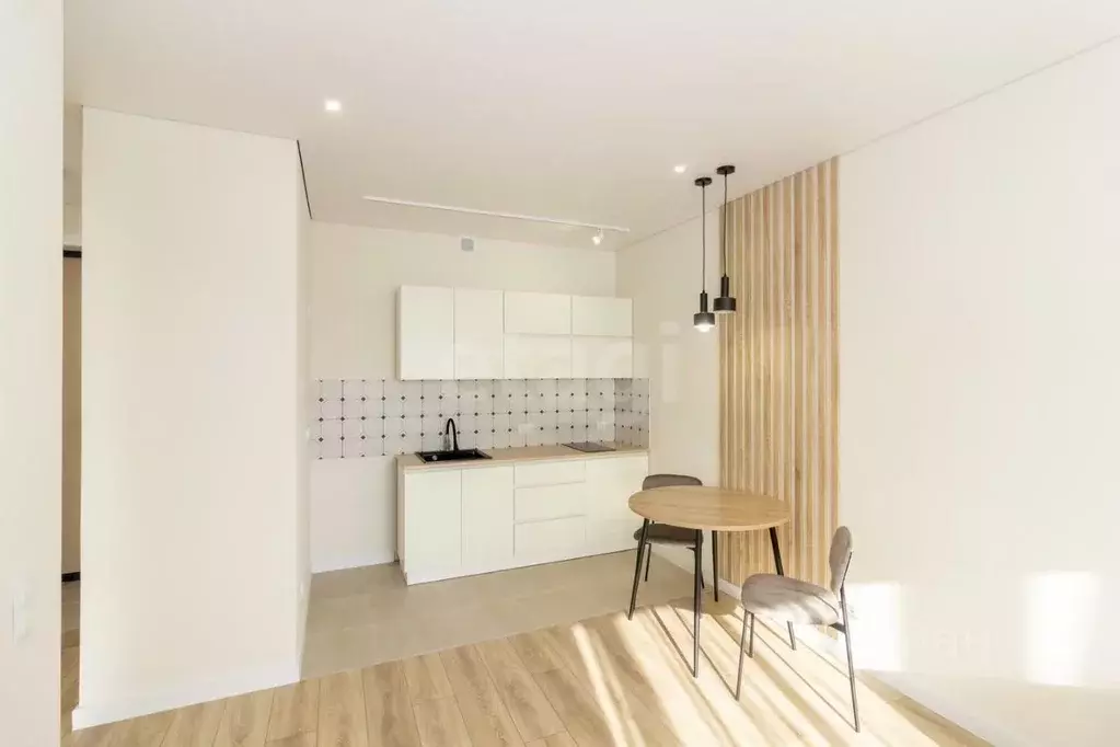 1-к кв. Тюменская область, Тюмень ул. Молодогвардейцев, 5к1 (43.82 м) - Фото 1