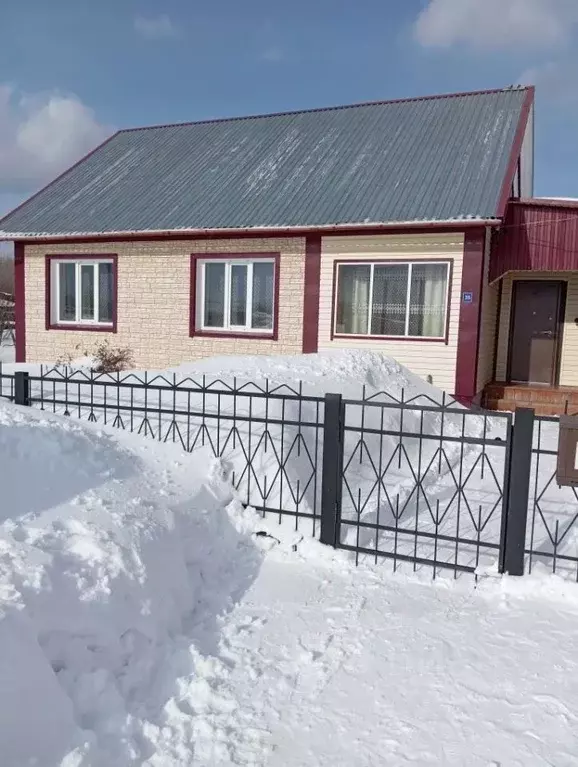 Дом в Томская область, Первомайский район, с. Комсомольск ... - Фото 1