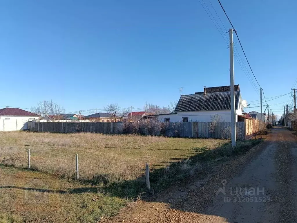 Участок в Крым, Сакский район, с. Уютное, Прибой СПК ул. Дачная, 26А ... - Фото 0