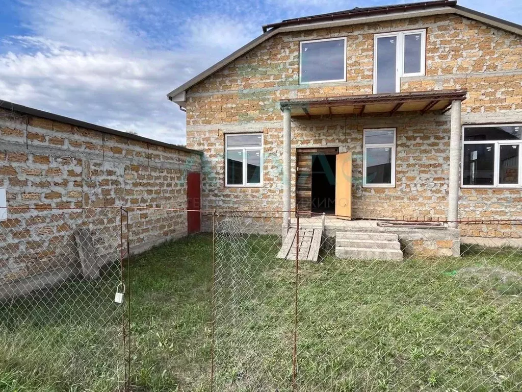 Дом в Крым, Симферопольский район, Добровское с/пос, с. Пионерское ул. ... - Фото 1