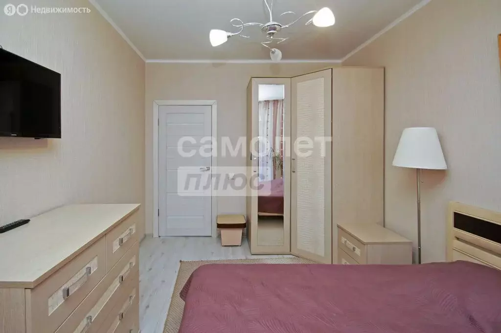 2-комнатная квартира: Омск, улица Крупской, 14к2 (56 м) - Фото 0
