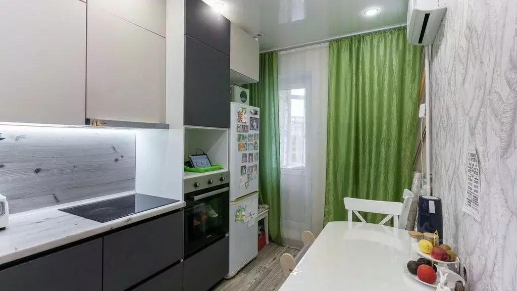 2-к кв. Тюменская область, Тюмень ул. Муравленко, 19 (54.5 м) - Фото 1