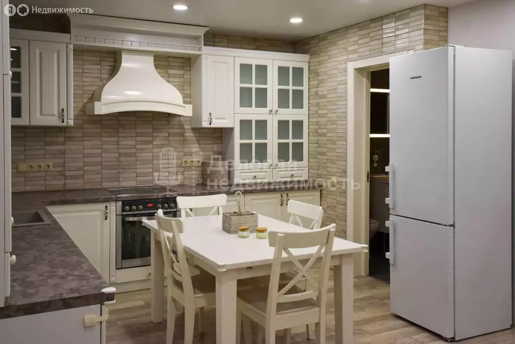 3-комнатная квартира: Великий Новгород, Западный район, проспект Мира, ... - Фото 1