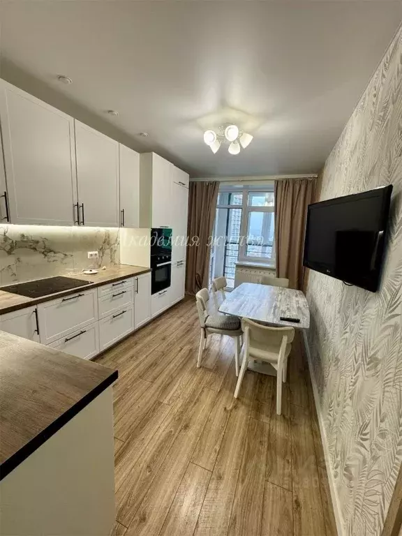 3-к кв. Башкортостан, Уфа ул. Чапаева, 10 (85.2 м) - Фото 0