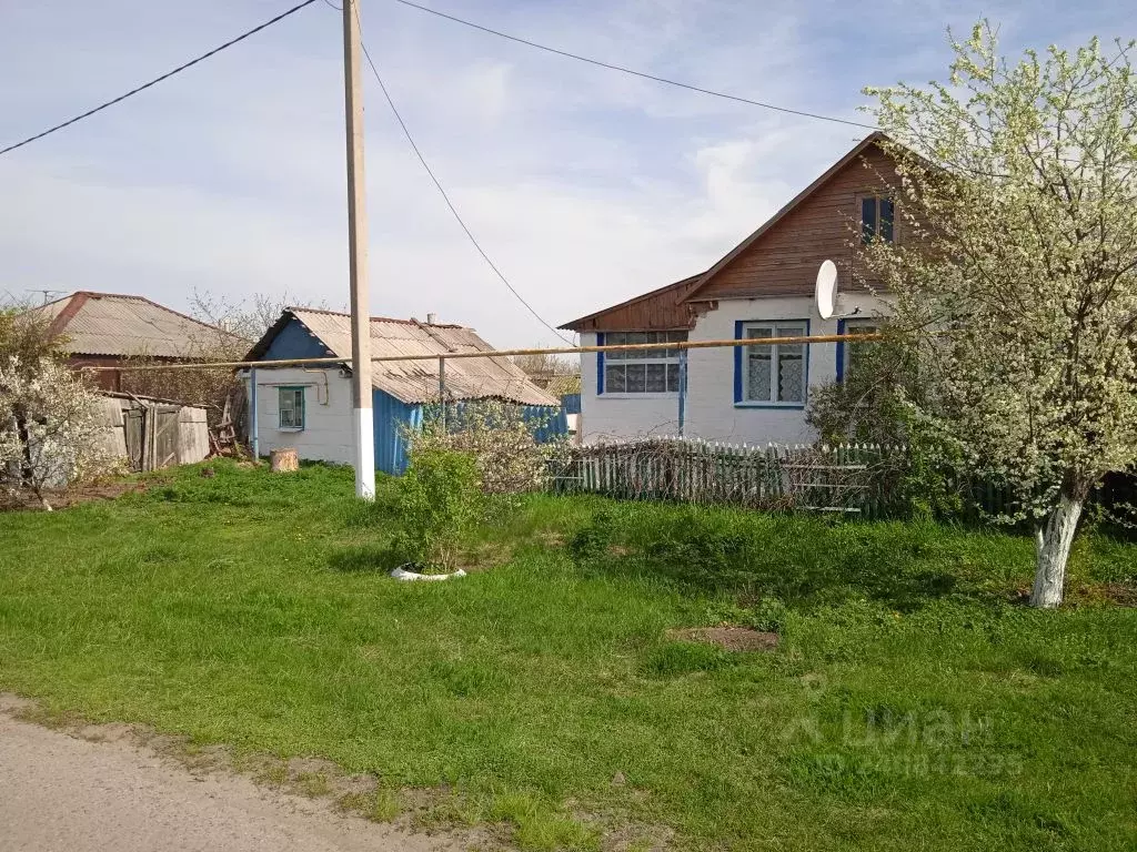 Дом в Белгородская область, Новооскольский городской округ, с. ... - Фото 1