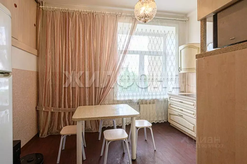 3-к кв. Новосибирская область, Новосибирск Красный просп., 62 (71.8 м) - Фото 1