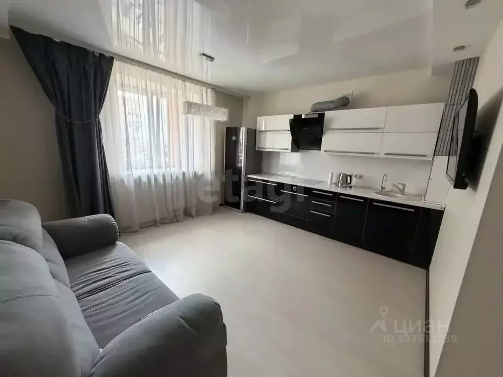 1-к кв. Тюменская область, Тюмень ул. Клары Цеткин, 61к3 (53.5 м) - Фото 0