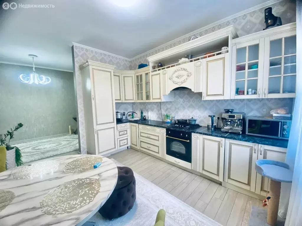 3-комнатная квартира: село Ямное, улица Надежды, 9 (84.2 м) - Фото 1