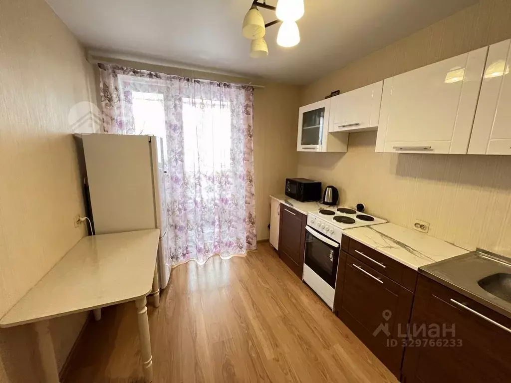 2-к кв. Чувашия, Чебоксары ул. Радужная, 9 (50.0 м) - Фото 1