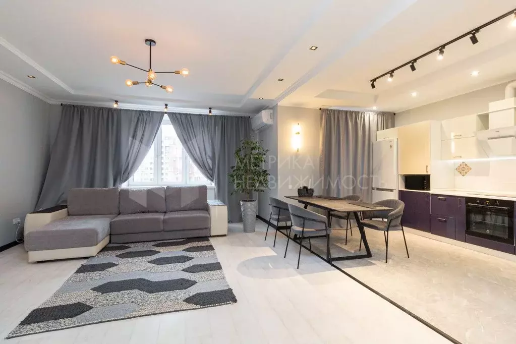 2-к кв. Тюменская область, Тюмень ул. Циолковского, 7к2 (81.4 м) - Фото 1