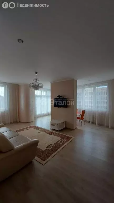 3-комнатная квартира: Волгоград, улица Калинина, 2А (102 м) - Фото 1