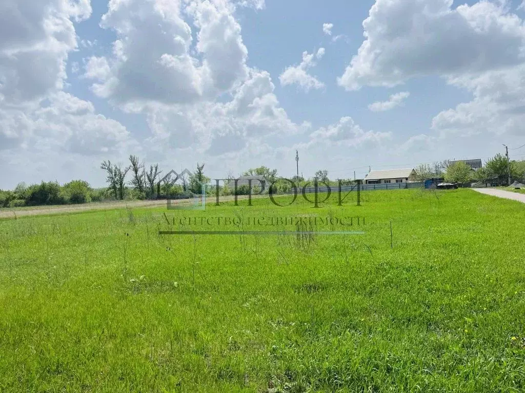 Участок в Белгородская область, Новооскольский городской округ, с. ... - Фото 2