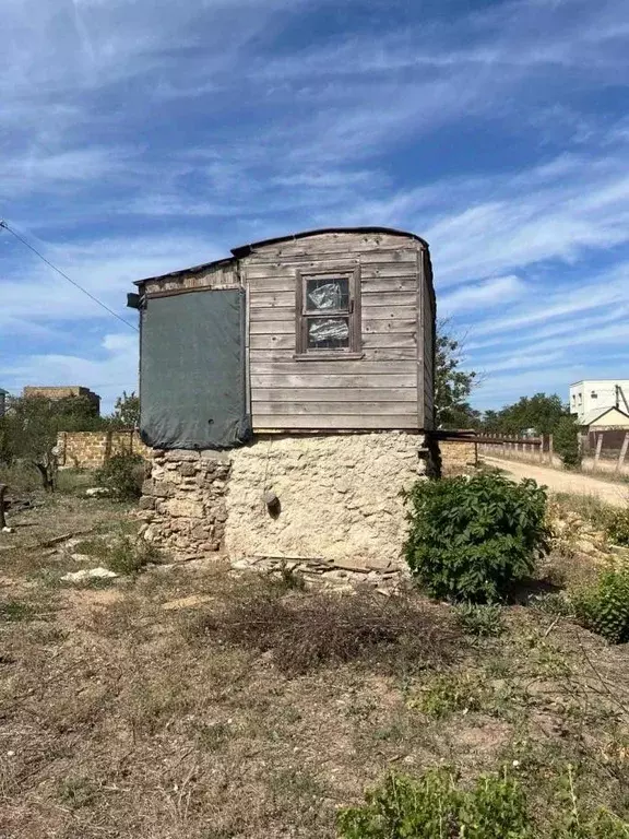 Участок в Крым, Сакский район, с. Суворовское ул. Суворовская, 1А (4.0 ... - Фото 1