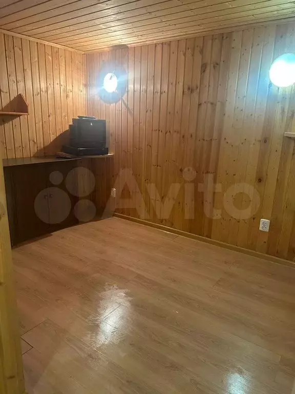 Комната 10,7 м в 1-к., 1/4 эт. - Фото 0