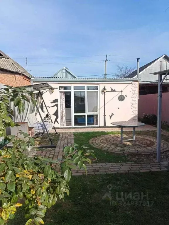 Дом в Краснодарский край, Динская ст-ца ул. Динская, 143 (26 м) - Фото 2