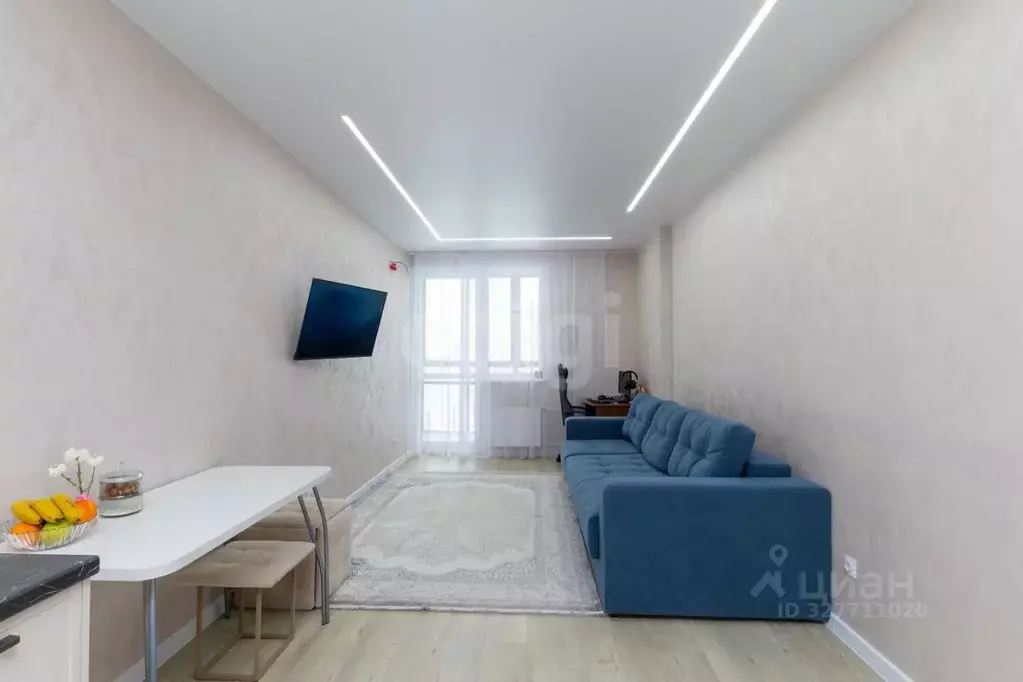 1-к кв. Тюменская область, Тюмень ул. Парада Победы, 11 (47.1 м) - Фото 0