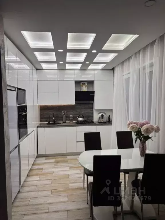 3-к кв. Саха (Якутия), Якутск ул. Кальвица, 30 (88.0 м) - Фото 1