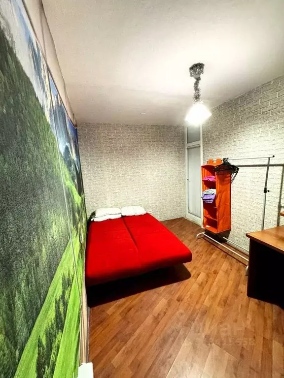 Комната Свердловская область, Екатеринбург ул. Пехотинцев, 7 (10.0 м) - Фото 1