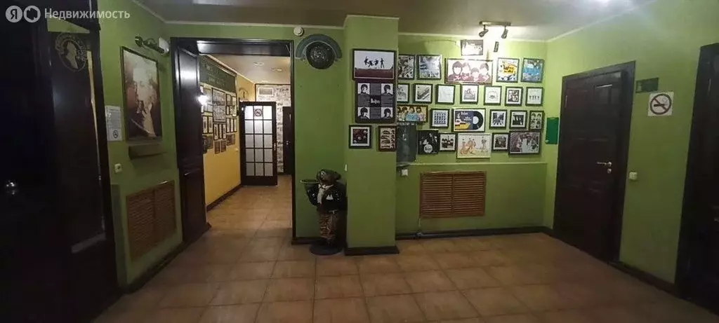 Торговая площадь (350 м) - Фото 1