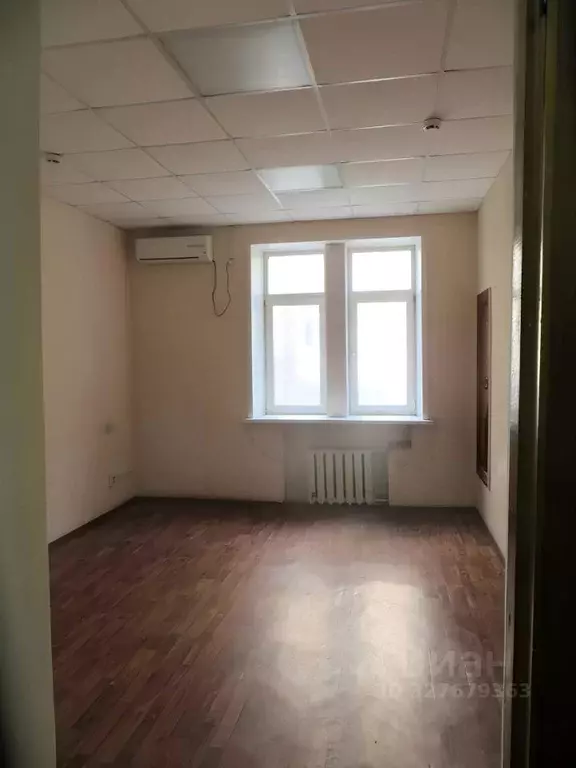 Офис в Астраханская область, Астрахань Бахтемирская ул., 5 (18 м) - Фото 1