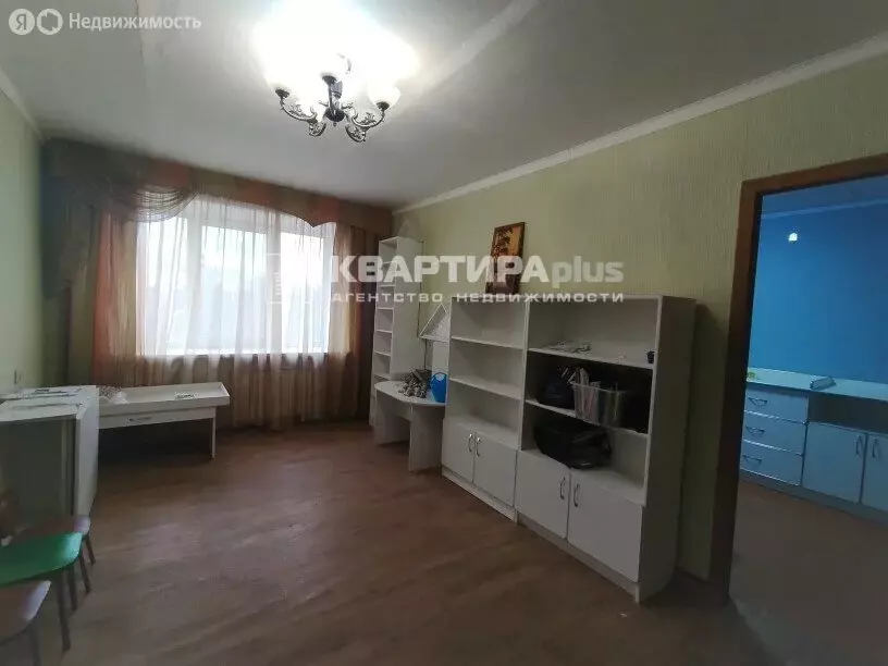 3-комнатная квартира: Невьянск, улица Ленина, 28 (63.3 м) - Фото 2