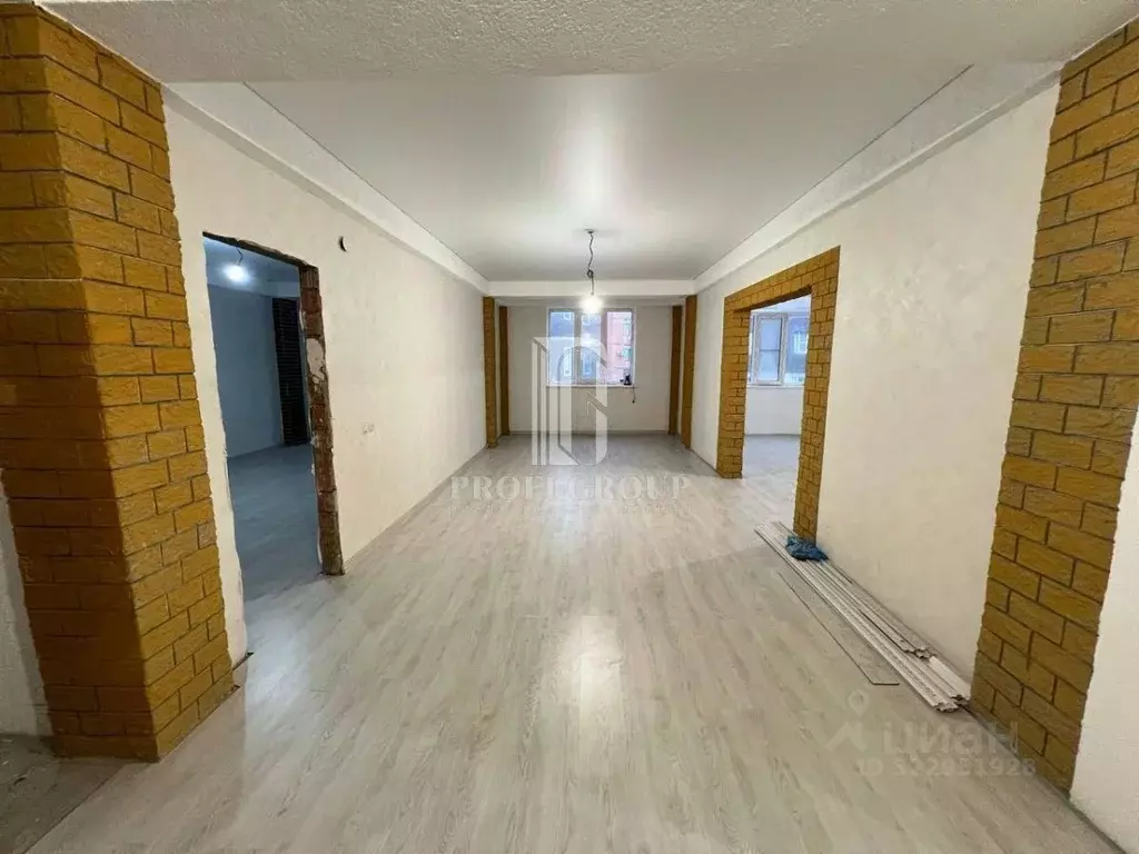 2-к кв. Дагестан, Махачкала ул. Кадарская (95.0 м) - Фото 1