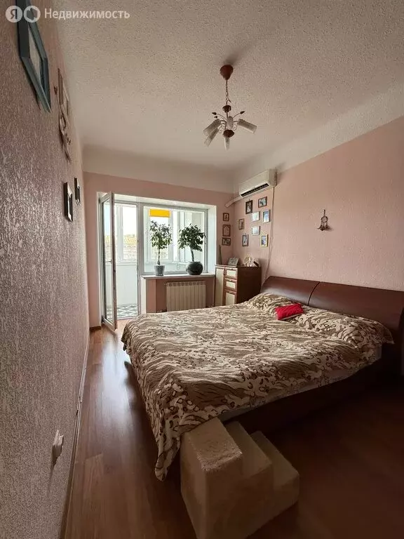 4-комнатная квартира: Волгоград, проспект имени В.И. Ленина, 33 (66 м) - Фото 0
