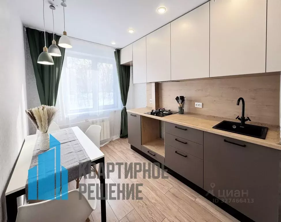 3-к кв. Омская область, Омск ул. Калинина, 12 (55.5 м) - Фото 1