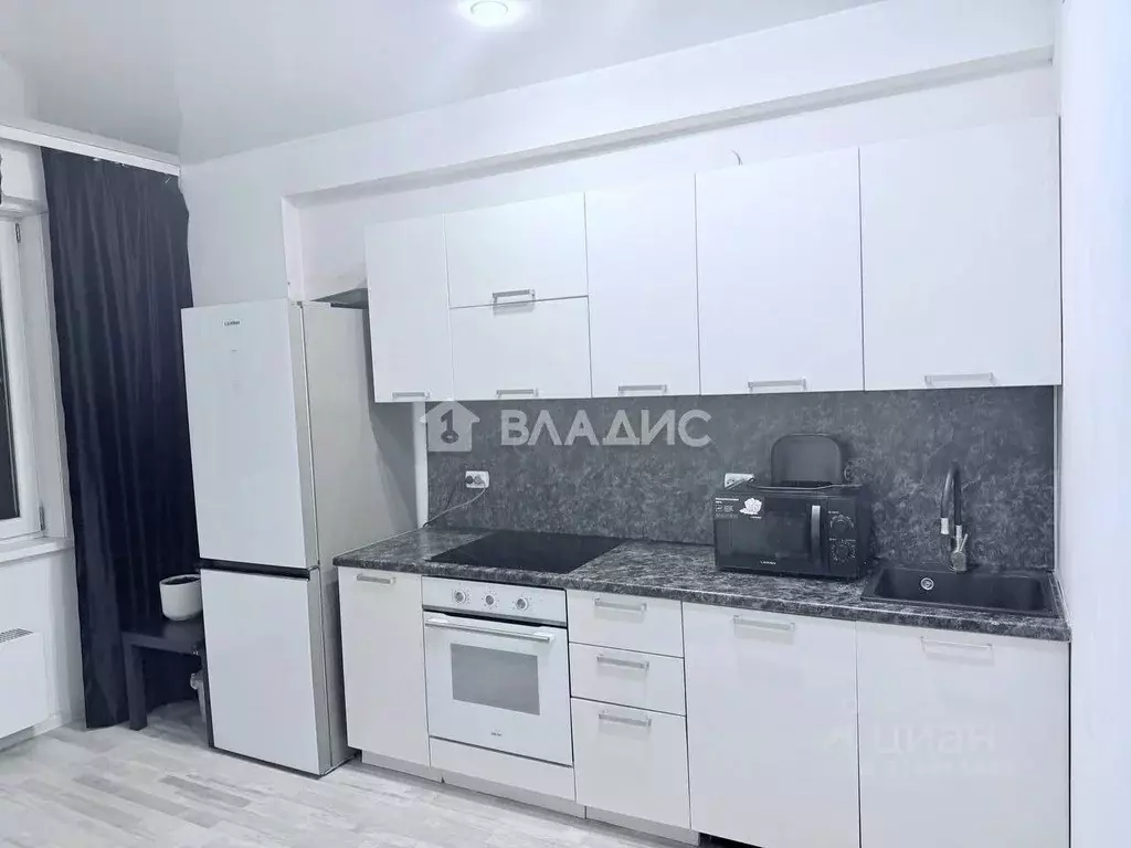 2-к кв. Бурятия, Улан-Удэ ул. Калашникова, 11Б/1 (67.8 м) - Фото 1