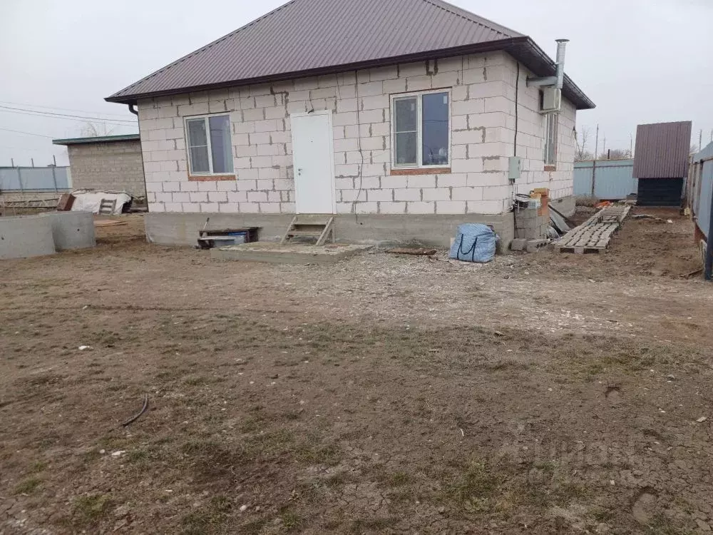 Дом в Астраханская область, Приволжский район, с. Яманцуг  (74 м) - Фото 1