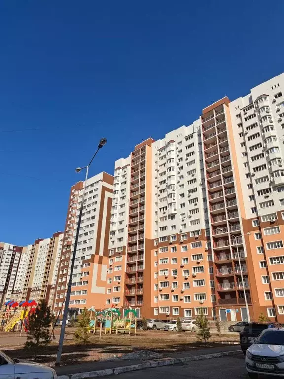 1-к кв. Оренбургская область, Оренбург ул. Фронтовиков, 6 (37.5 м) - Фото 0