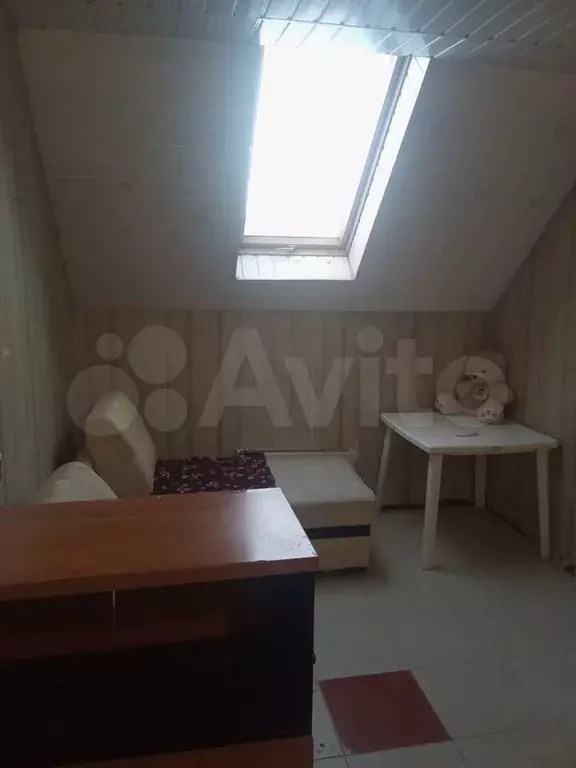 Комната 15 м в 3-к., 4/4 эт. - Фото 0