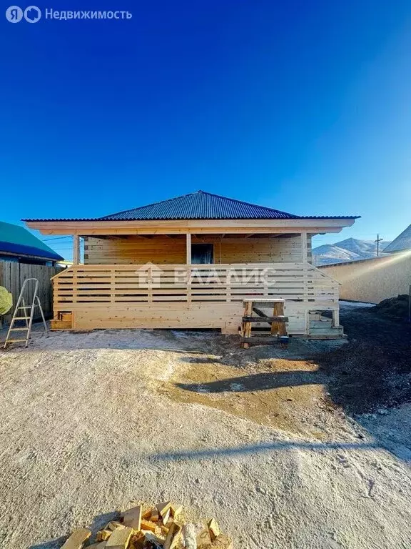 Дом в село Нижний Саянтуй, ДНП Нижний Саянтуй, 35 (200 м) - Фото 1