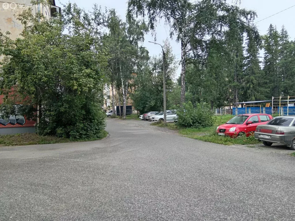 3-комнатная квартира: Ревда, улица Максима Горького, 42 (56.5 м) - Фото 1