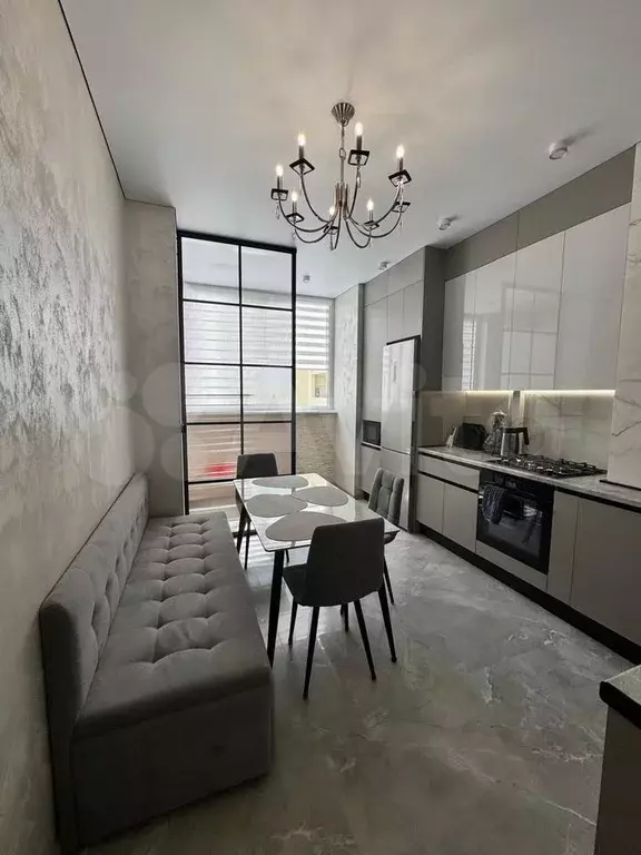 1-к. квартира, 40 м, 7/10 эт. - Фото 0