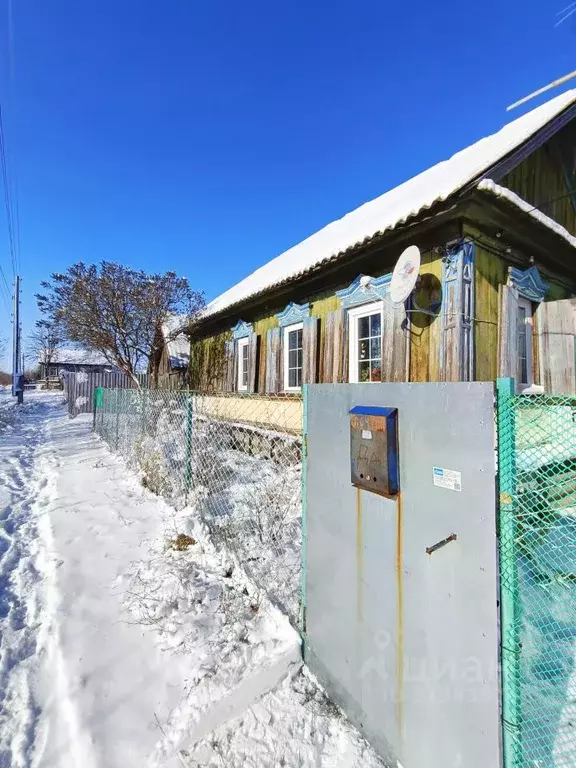 Дом в Саратовская область, с. Синенькие ул. Советская, 8 (61 м) - Фото 0