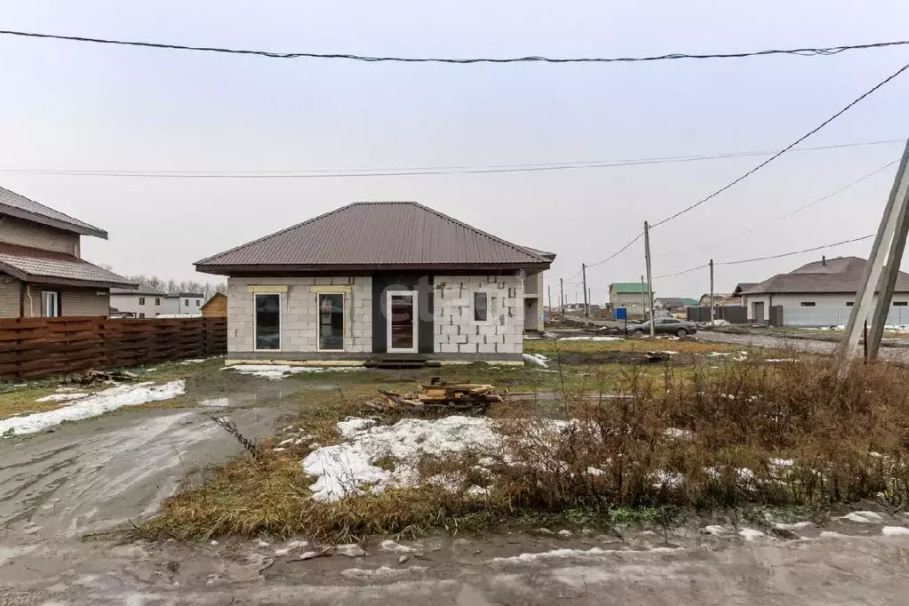 Дом в Алтайский край, Барнаул городской округ, пос. Центральный ул. ... - Фото 1