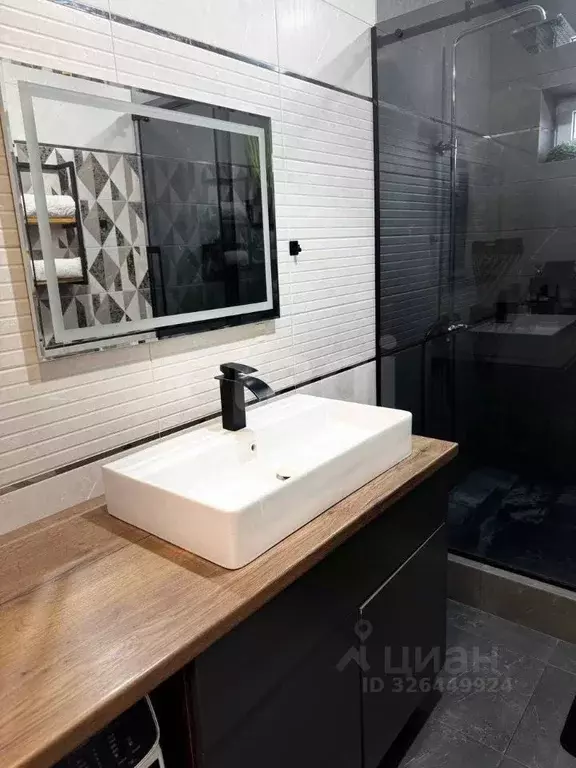 Дом в Ставропольский край, Михайловск Шпаковский район, Локомотивная ... - Фото 1