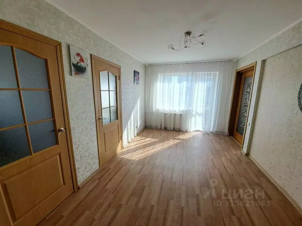 3-к кв. Омская область, Омск ул. Серова, 24В (50.0 м) - Фото 1